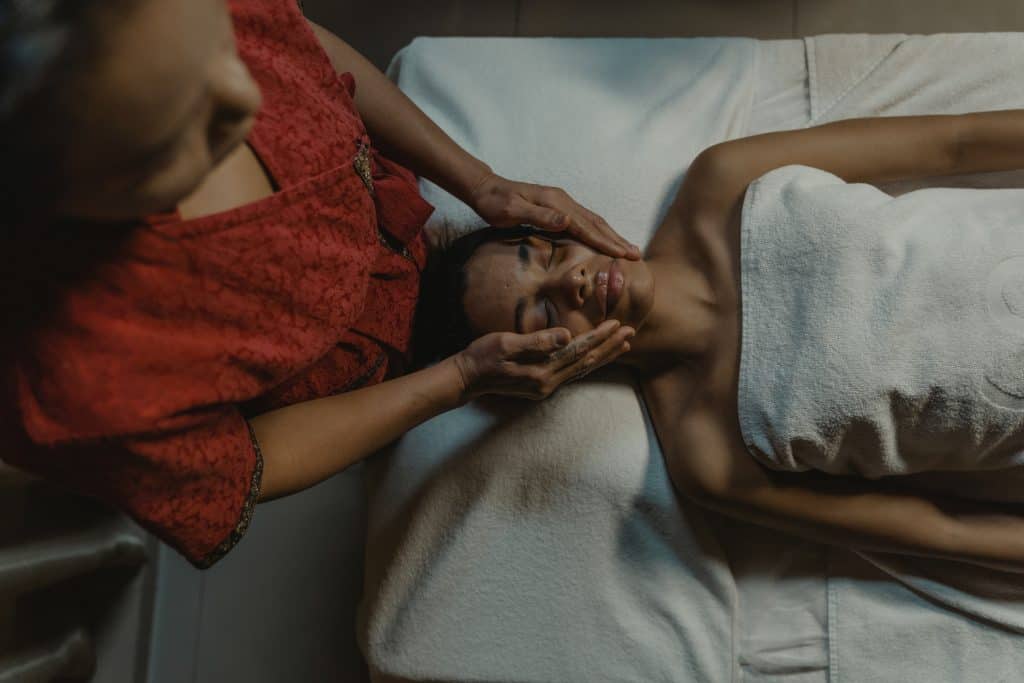 Traumatisme, stress et toucher du corps | Massage énergétique Magnergy